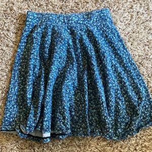 So skater skirt